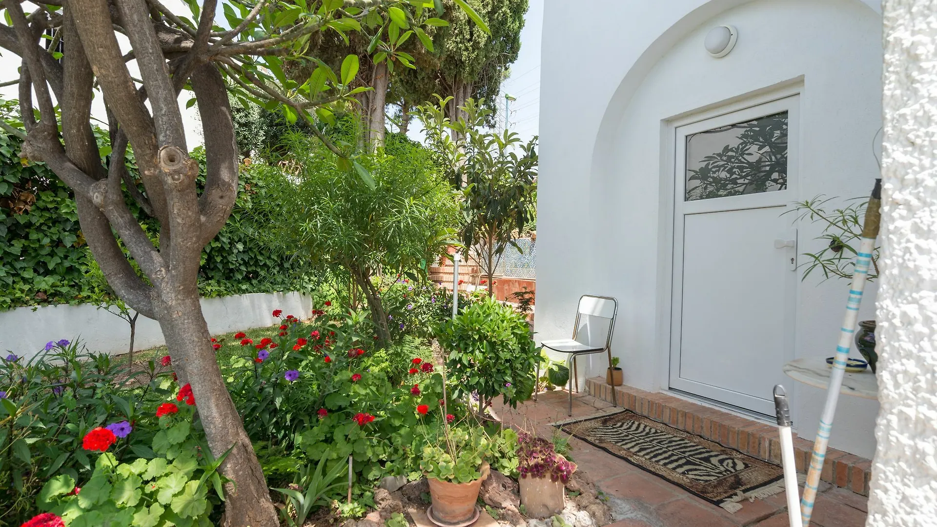 Homestay Villa Miraflores Del Palo Malaga Spain